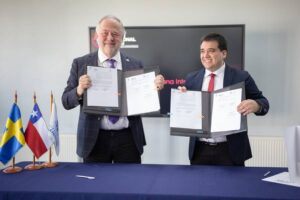 UFRO y Asociación de Investigadores Chilenos en Suecia firman alianza para promover la investigación y movilidad académica