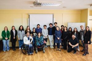 Medallista paralímpico Cyril Moré se reúne con estudiantes y profesionales UFRO